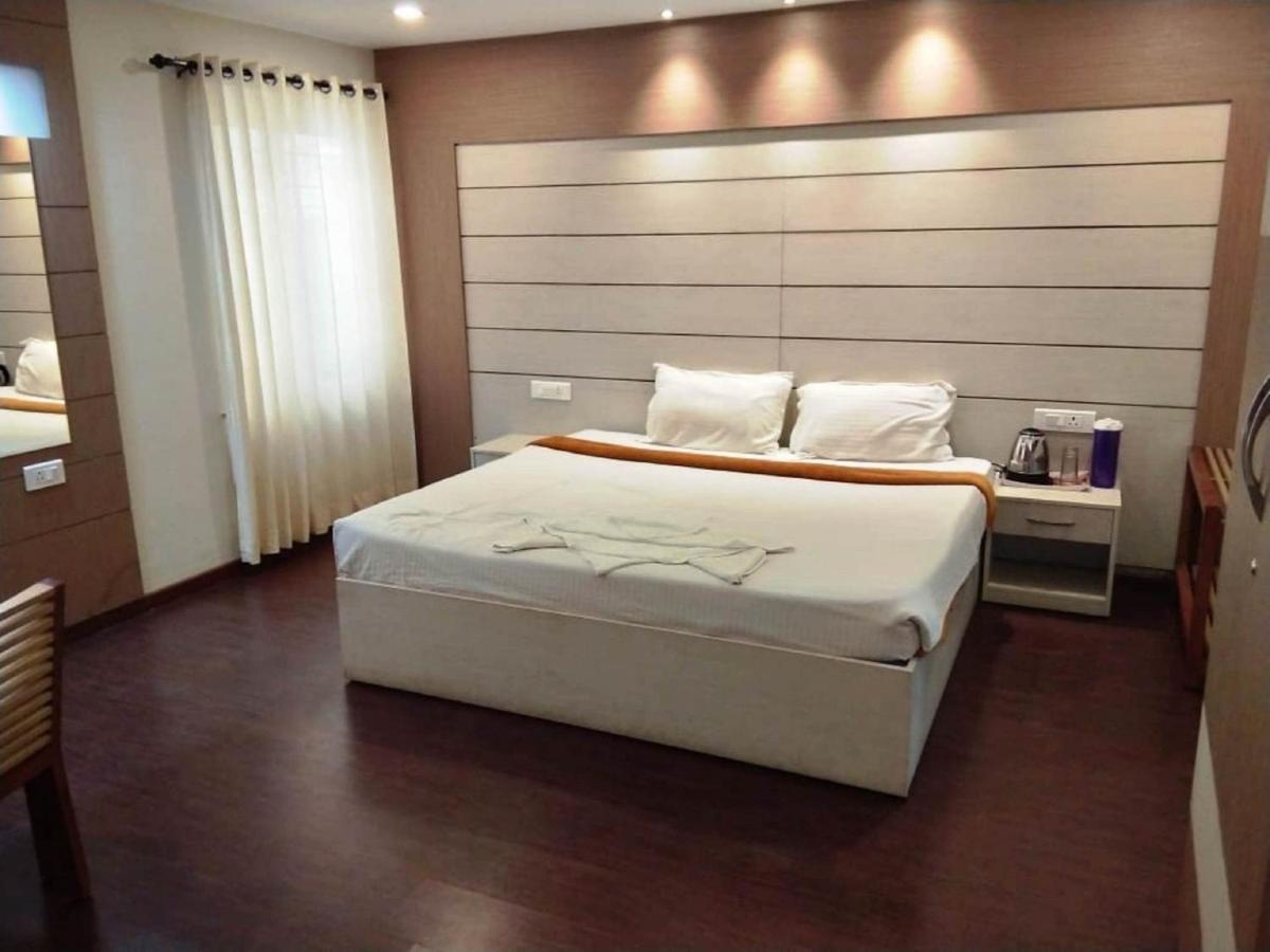 Dew Drop Inn อูตี ภายนอก รูปภาพ